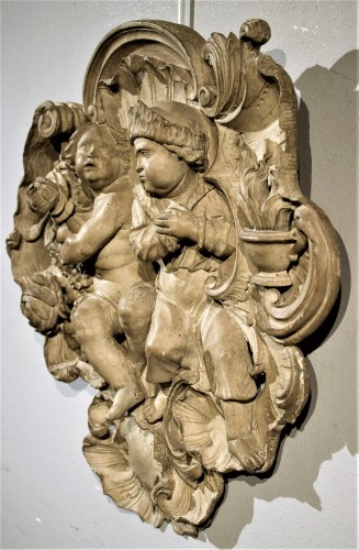 Allégorie de l'hiver et du printemps, Bois sculpté du XVIIIe siècle - Romano Ischia